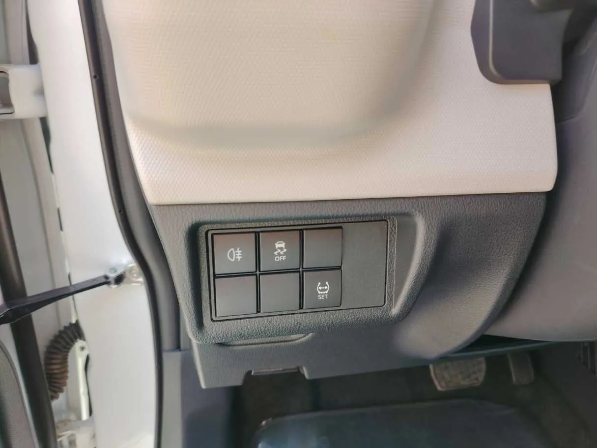 Car image 43