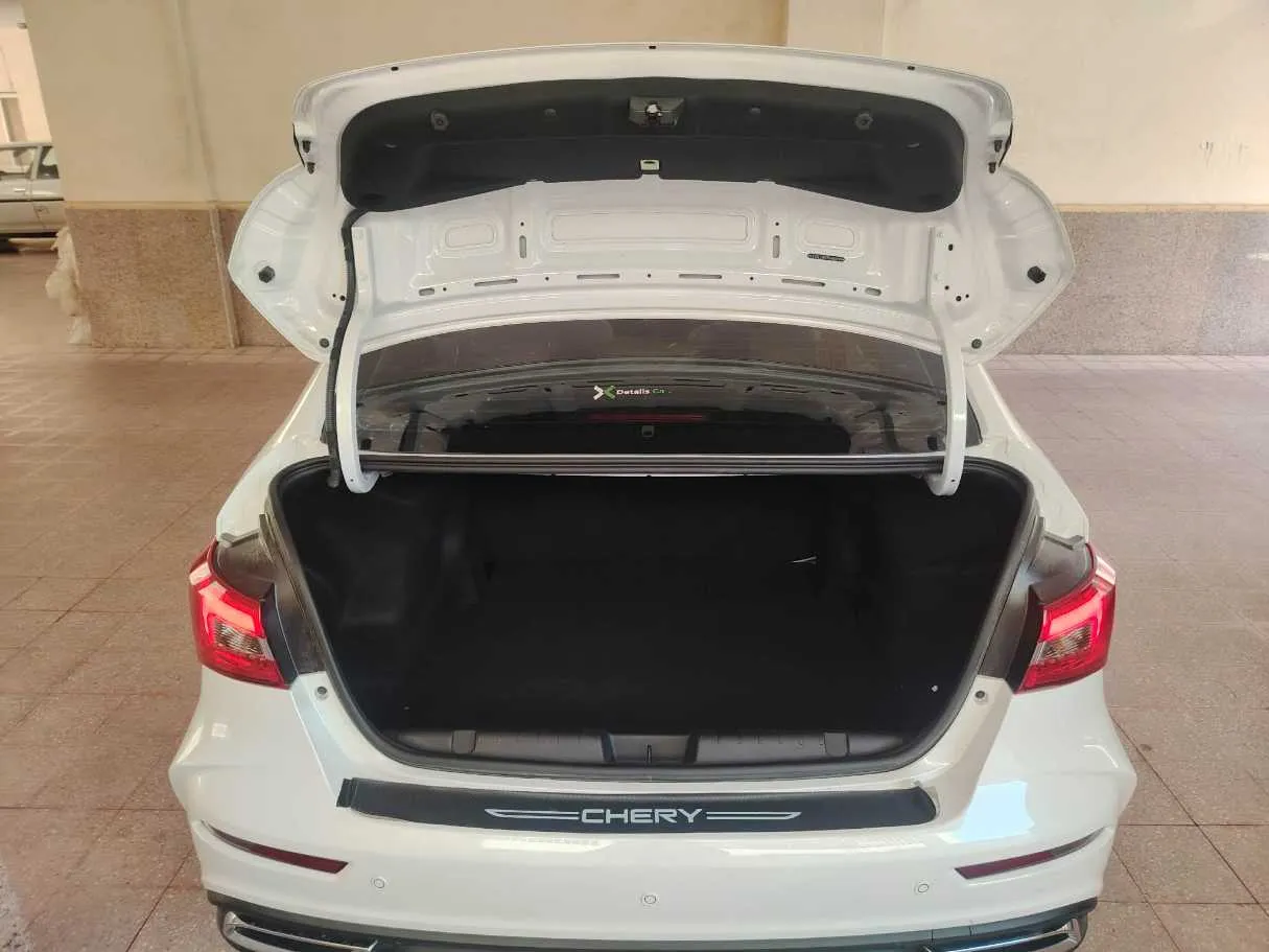 Car image 28
