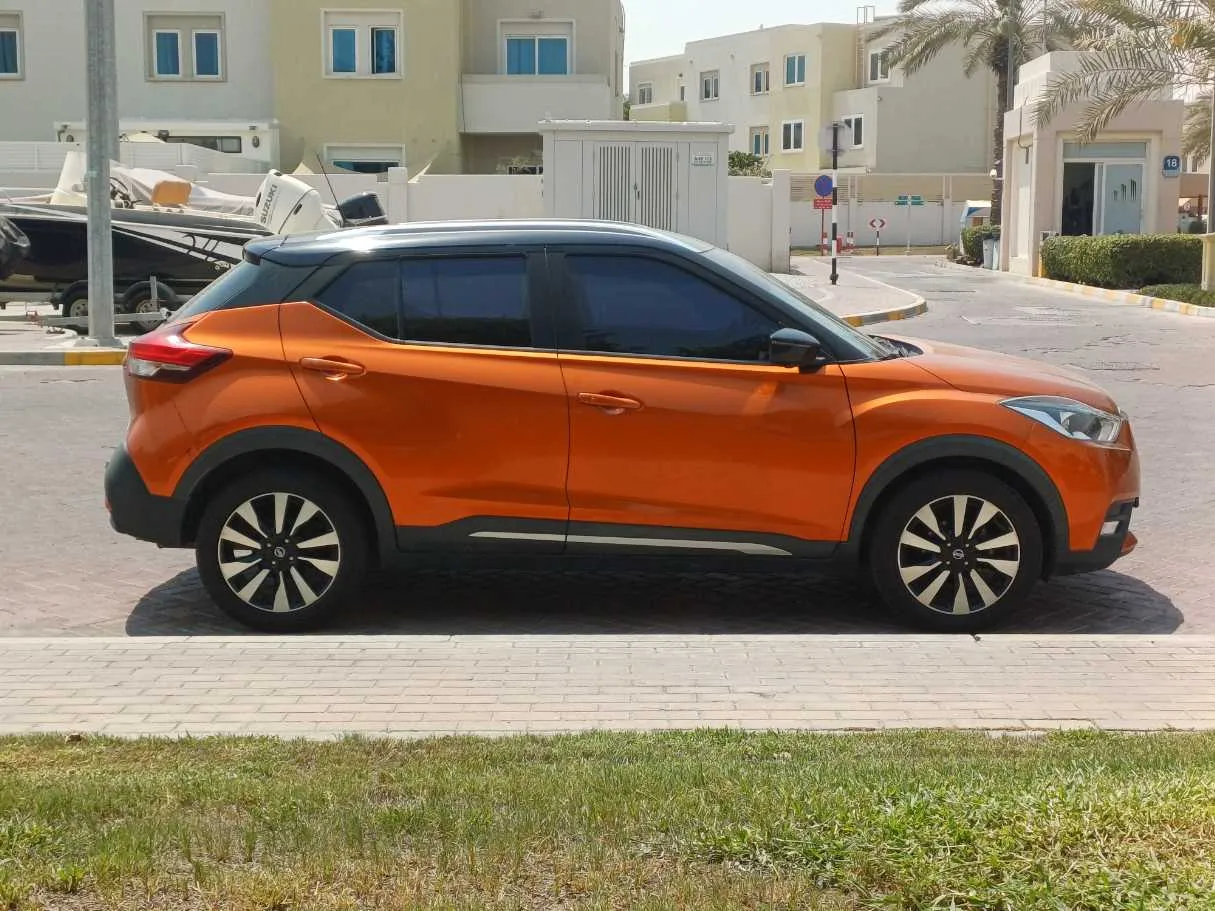 Car image 8