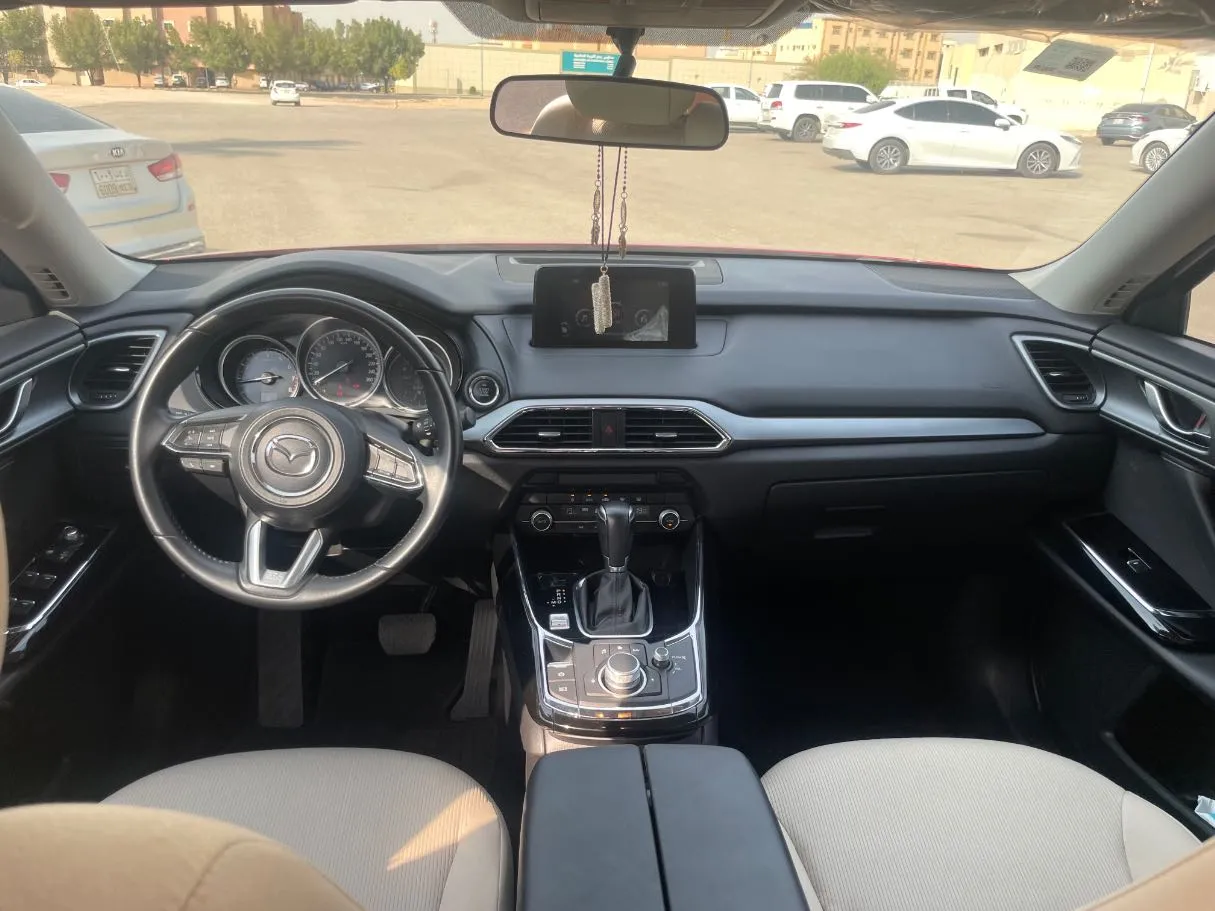 Car image 18