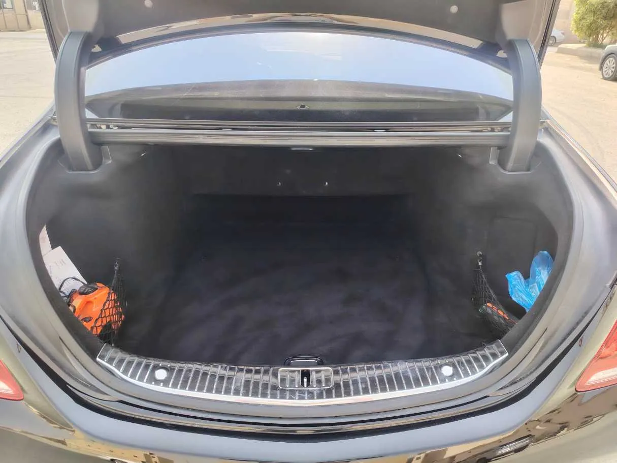 Car image 29