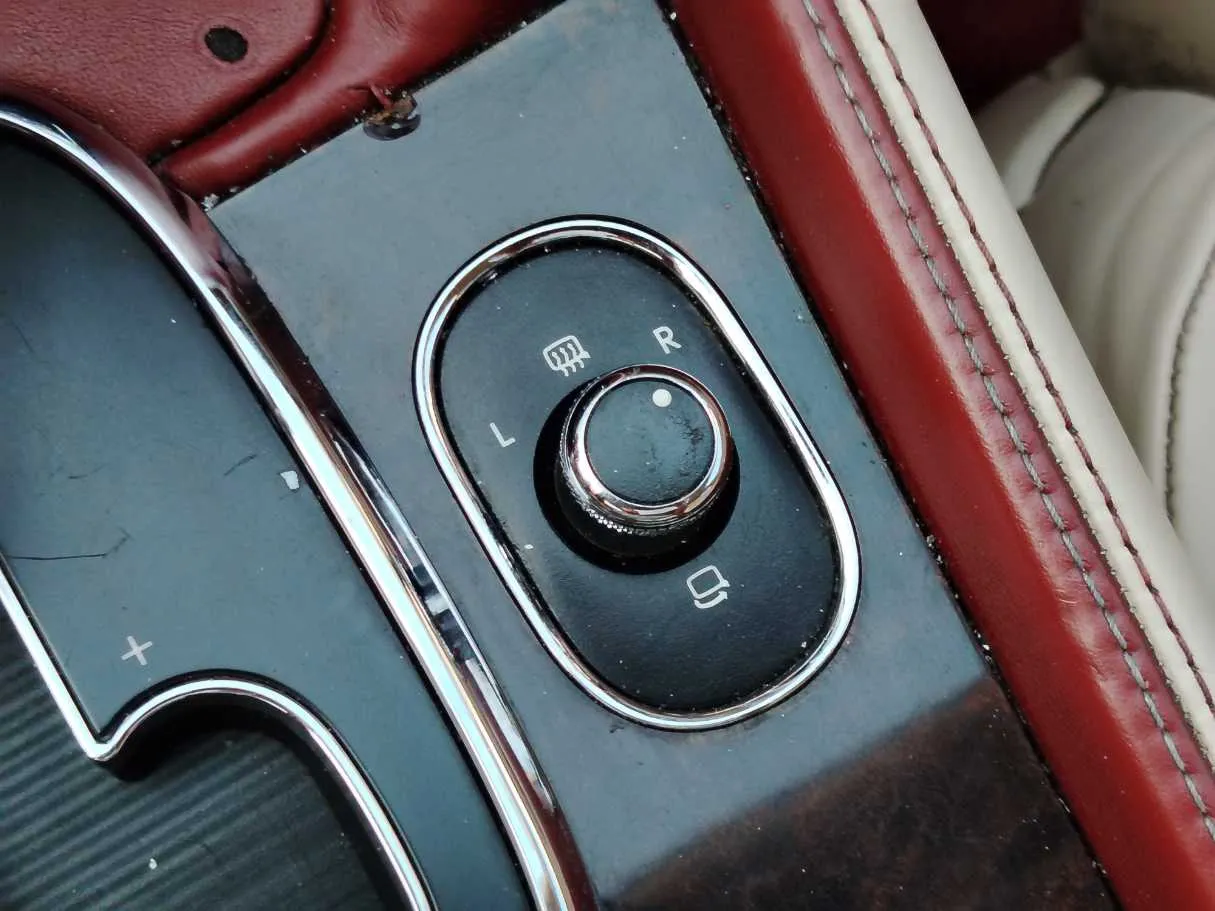 Car image 34