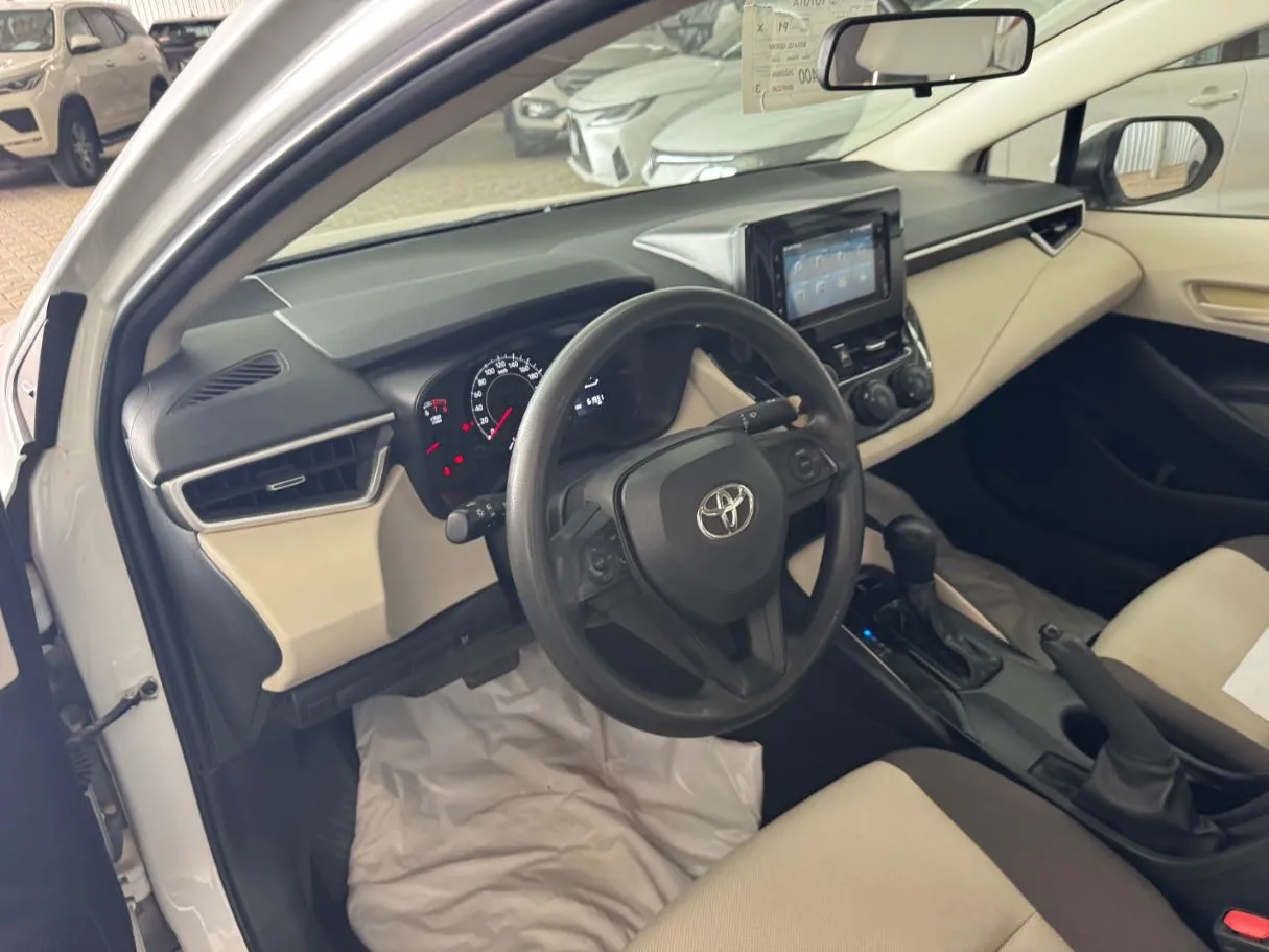 Car image 15