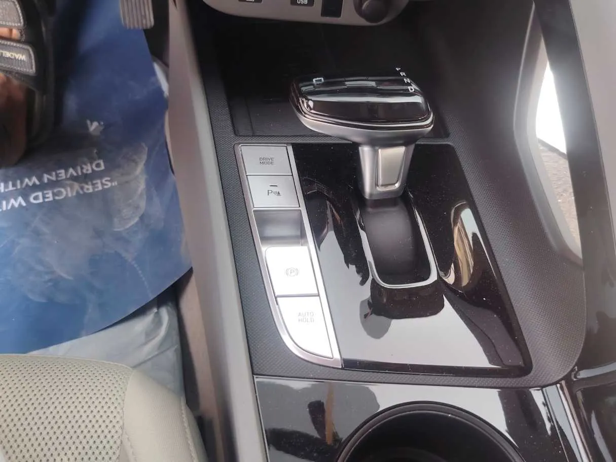 Car image 17