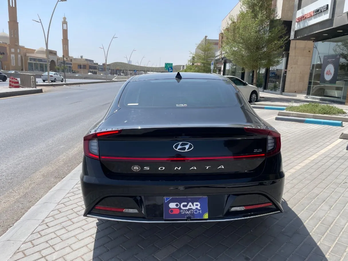 Car image 6
