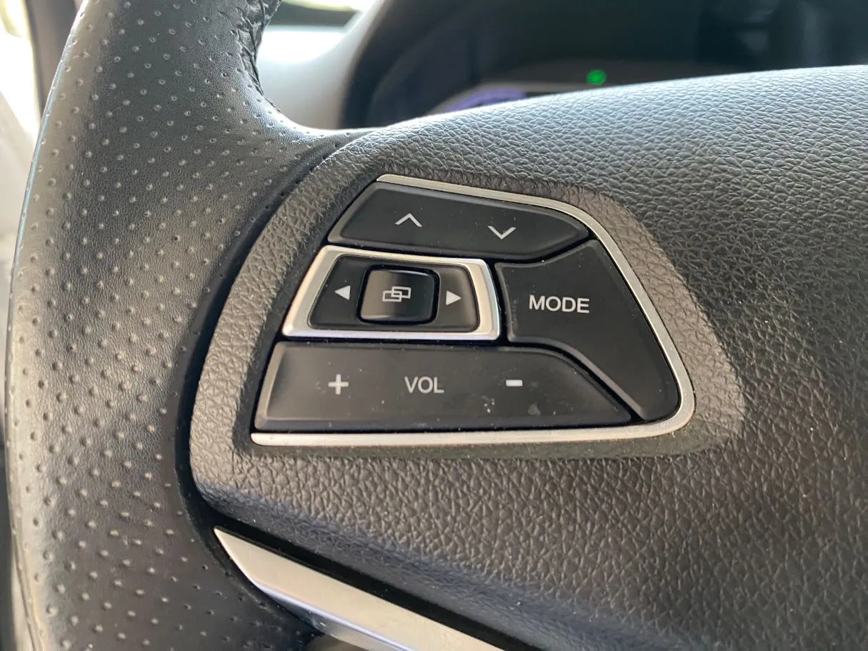 Car image 23