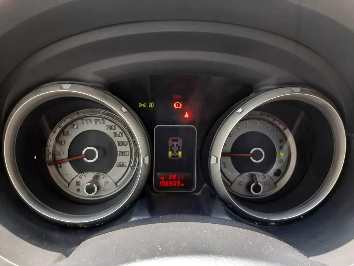 Car image 18