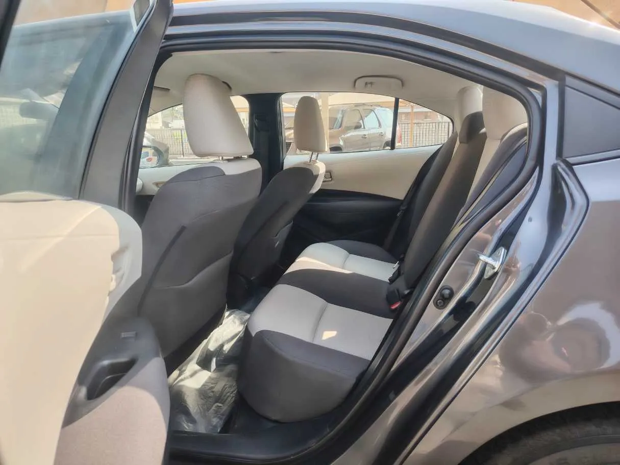 Car image 16