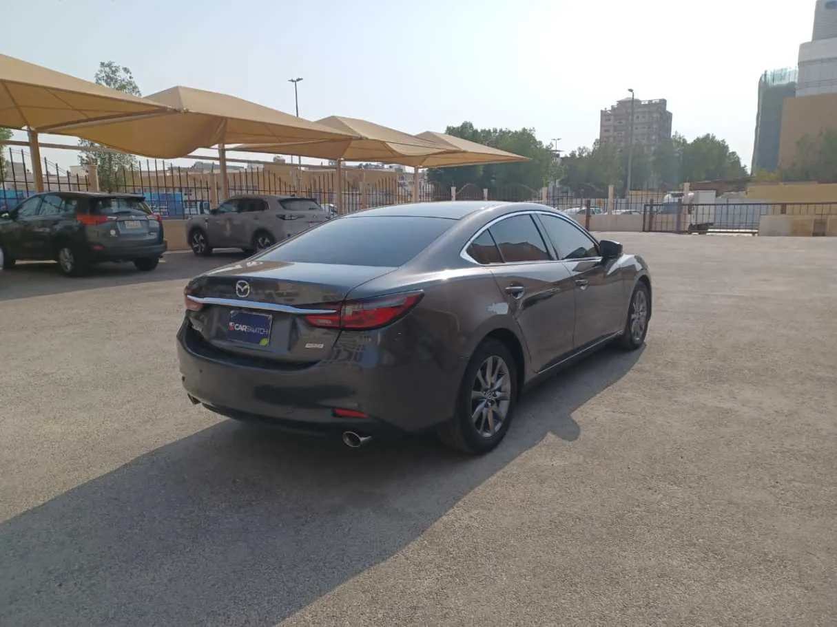 Car image 5
