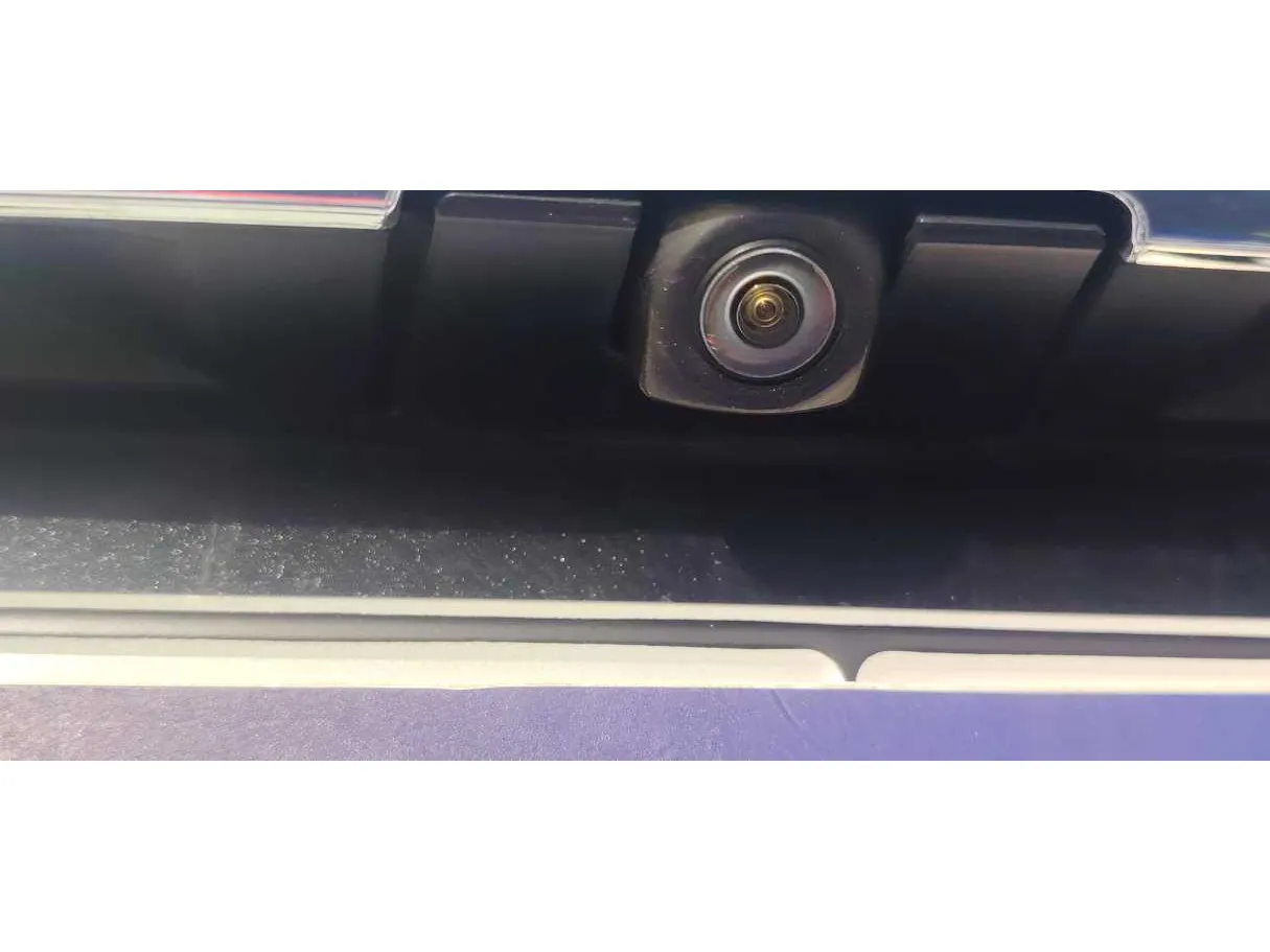 Car image 30