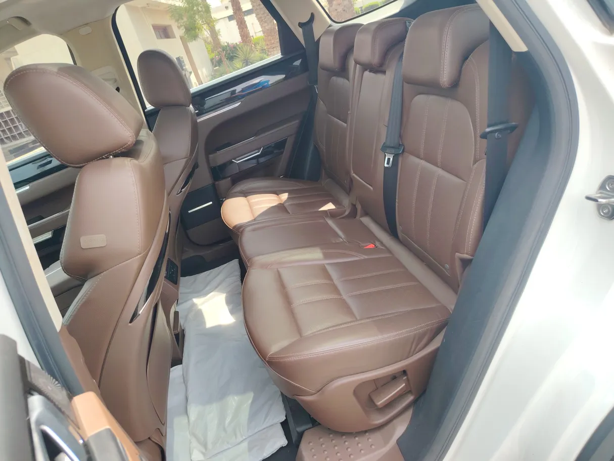 Car image 16