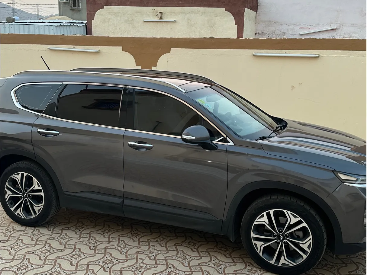 Car image 11