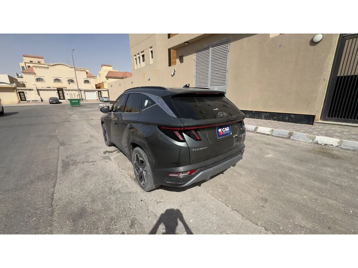 Car image 7