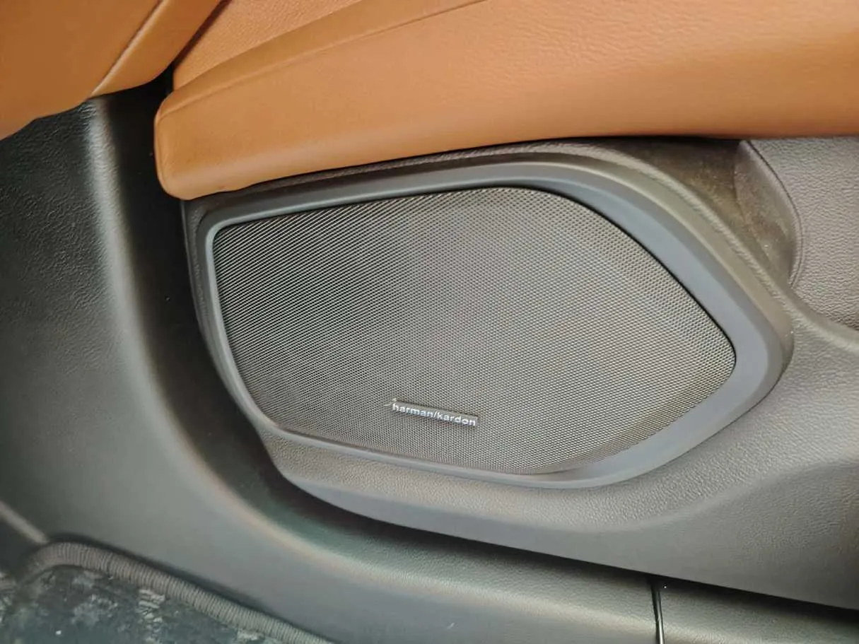 Car image 42