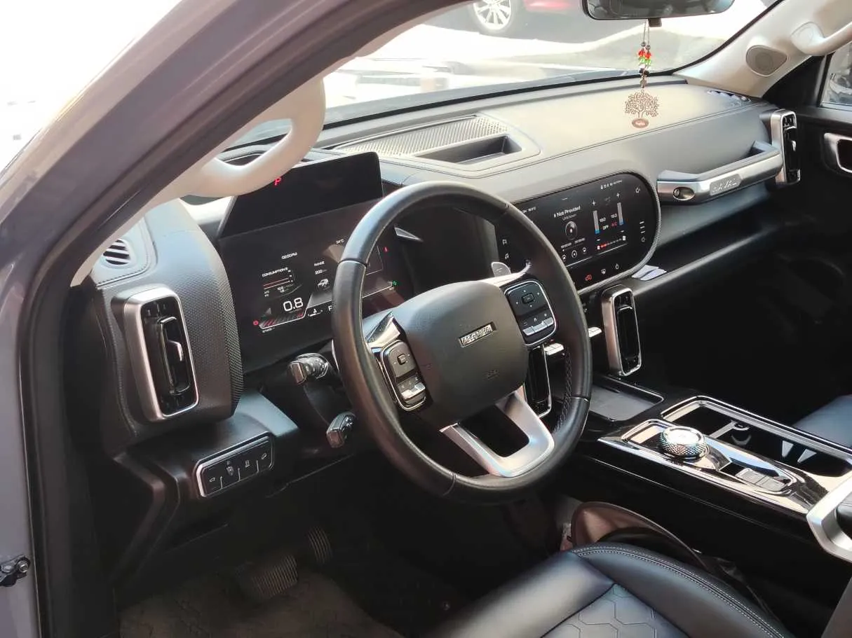 Car image 13