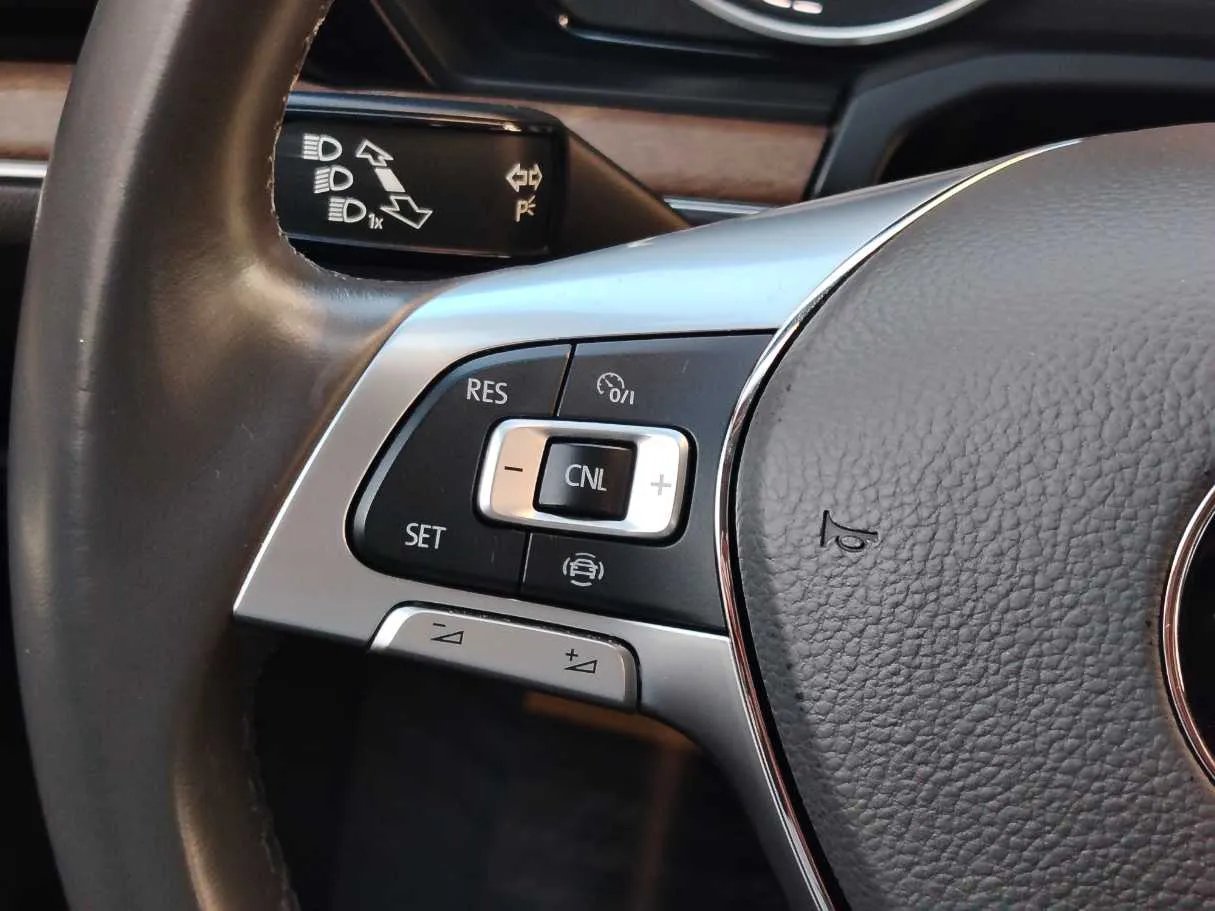 Car image 33
