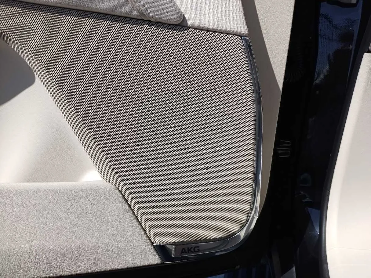 Car image 28