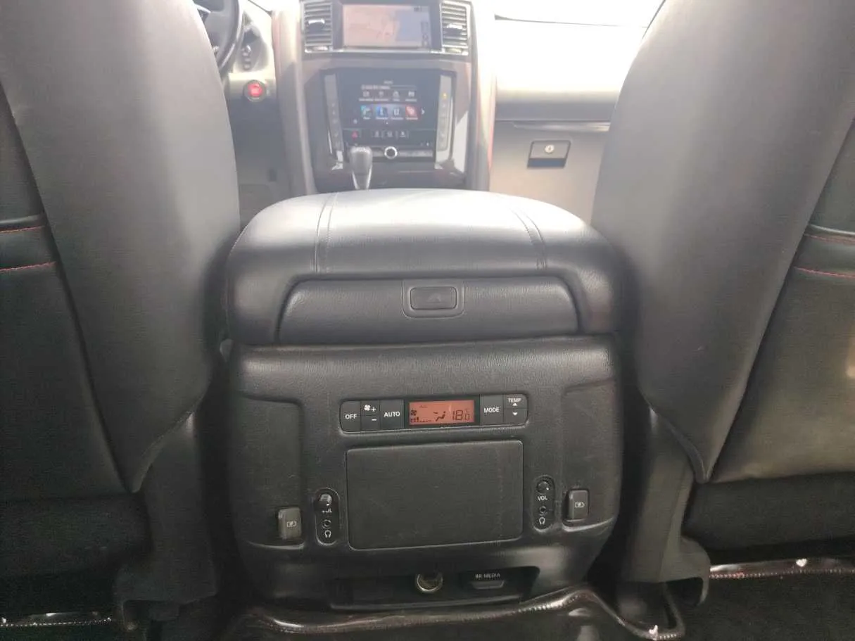 Car image 38