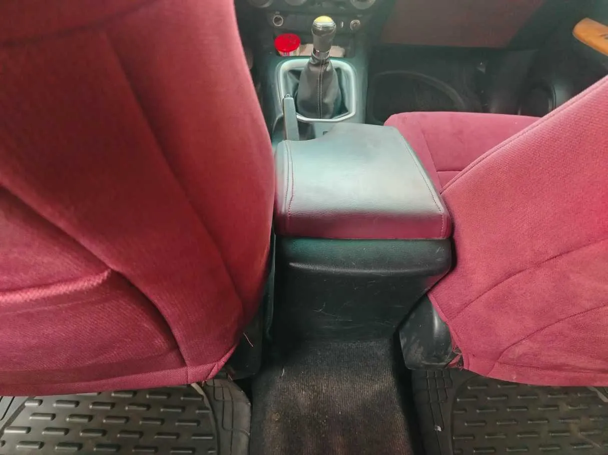 Car image 29