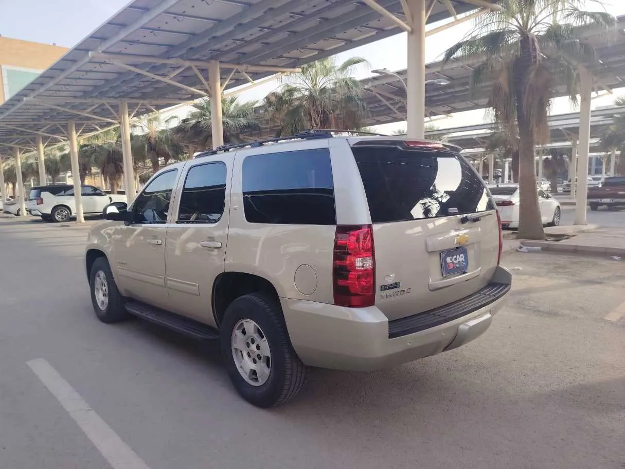 Car image 7