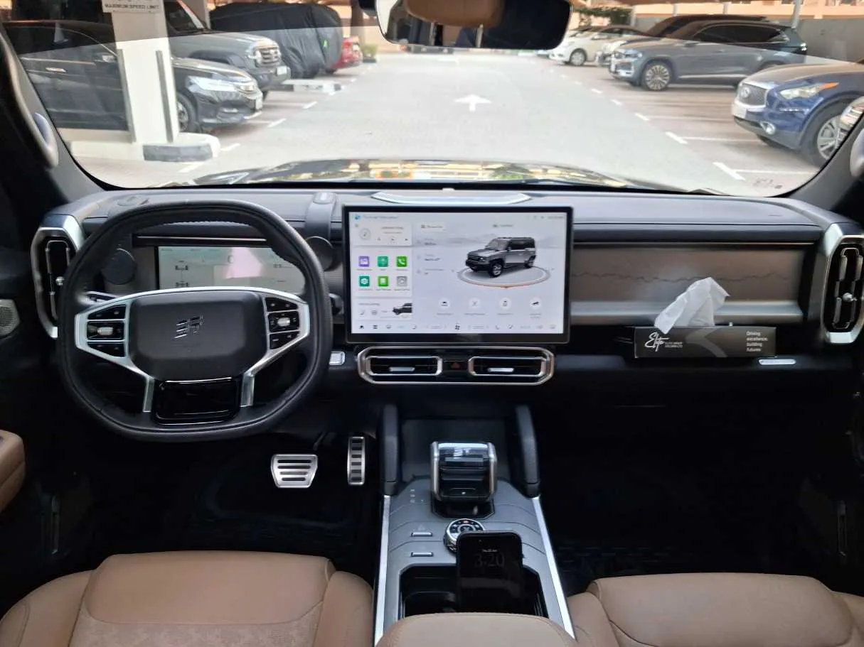 Car image 15
