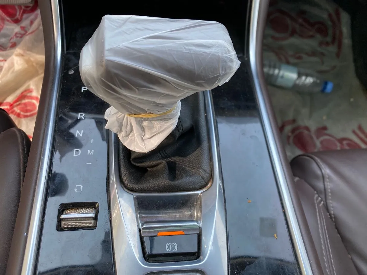 Car image 17