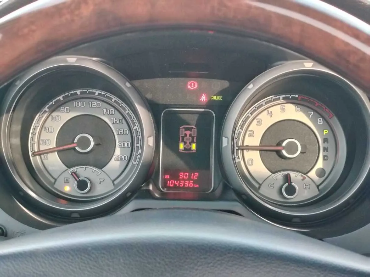 Car image 24