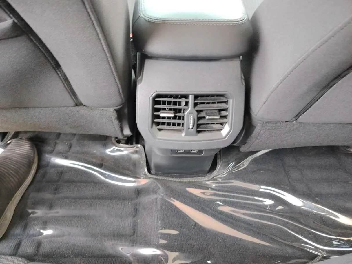 Car image 41
