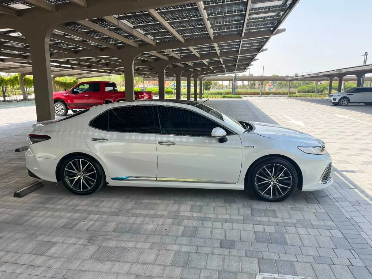 Car image 7