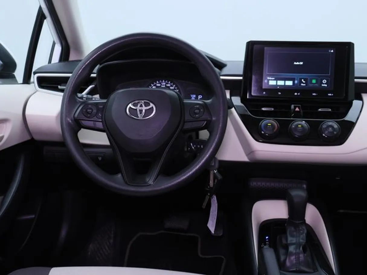 Car image 15