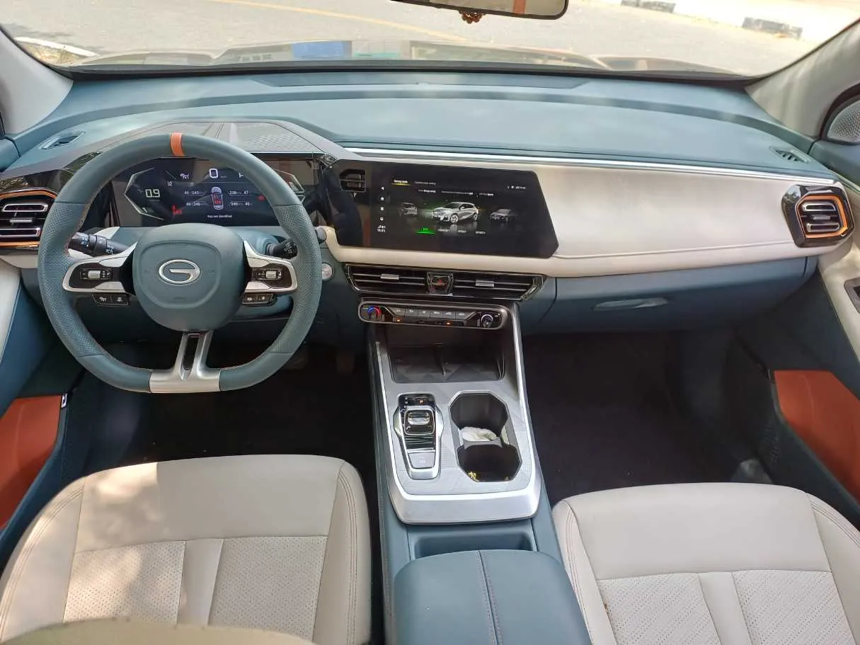 Car image 15