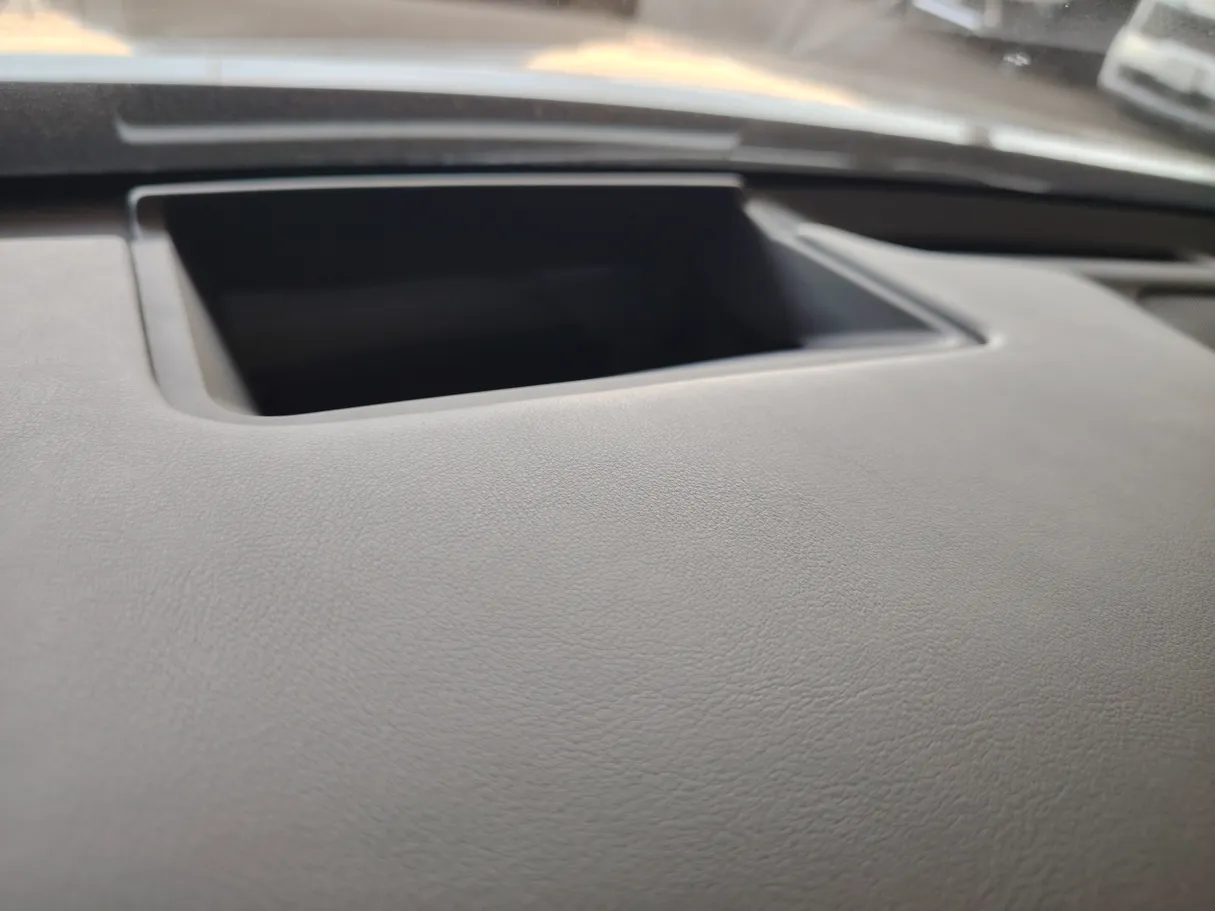 Car image 40