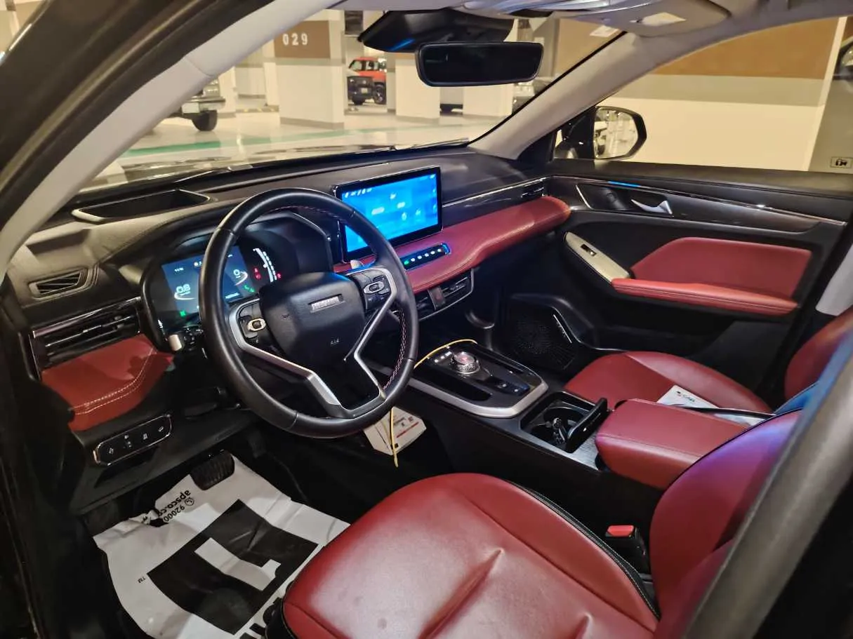 Car image 12