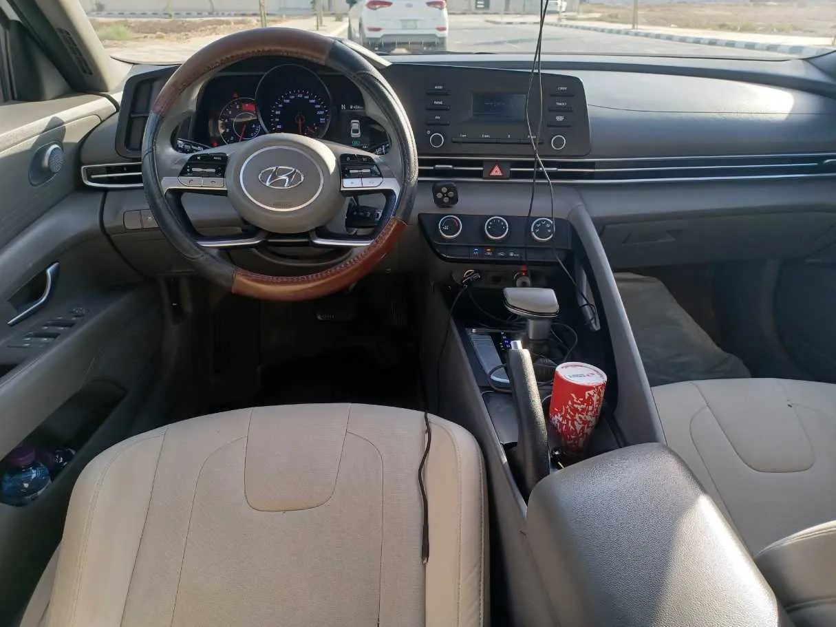 Car image 15
