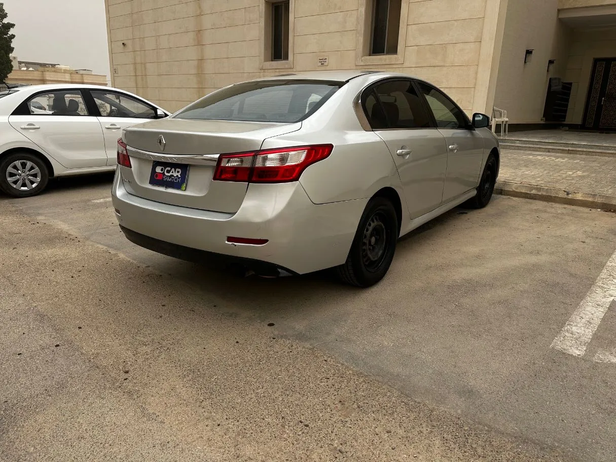 Car image 5