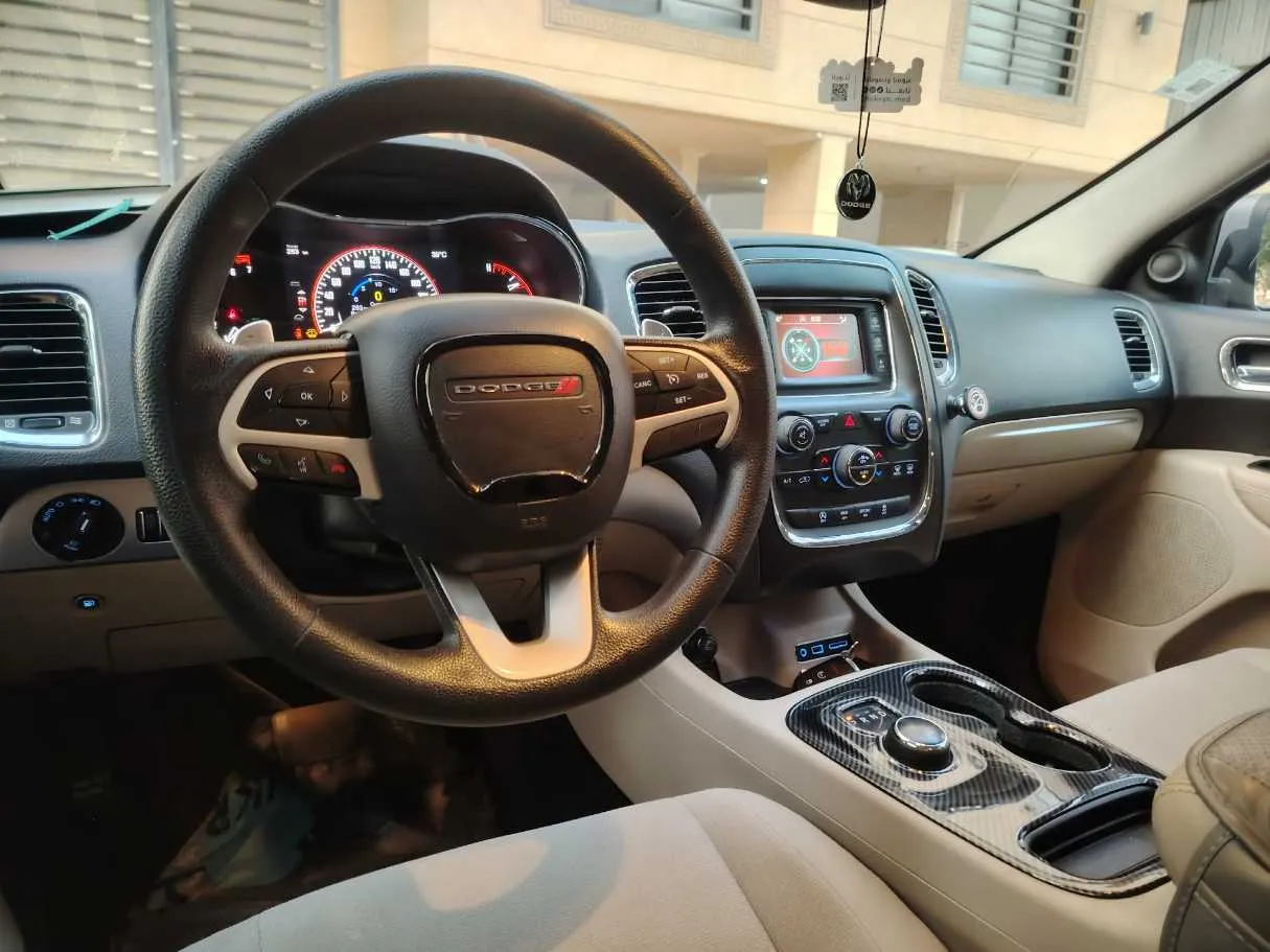 Car image 26