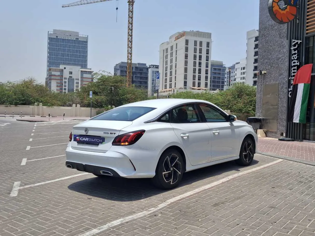 Car image 5