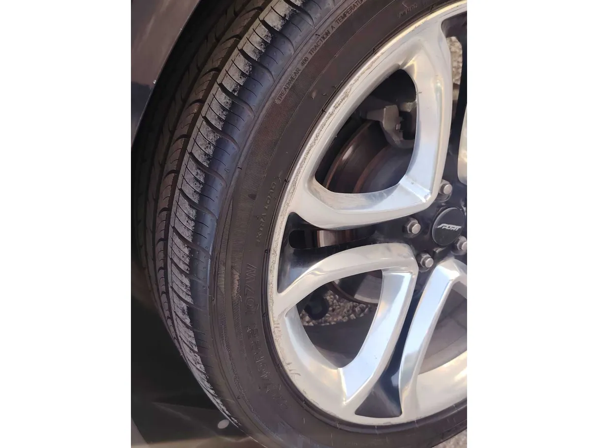 Car image 35