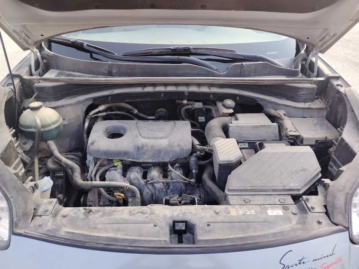 Car image 30