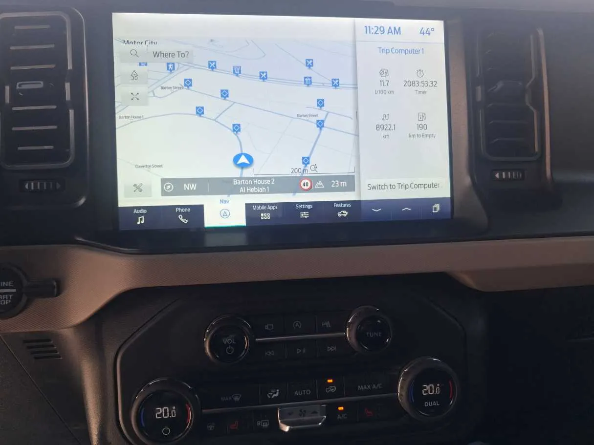 Car image 13