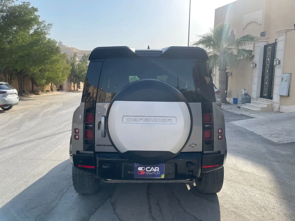 Car image 6