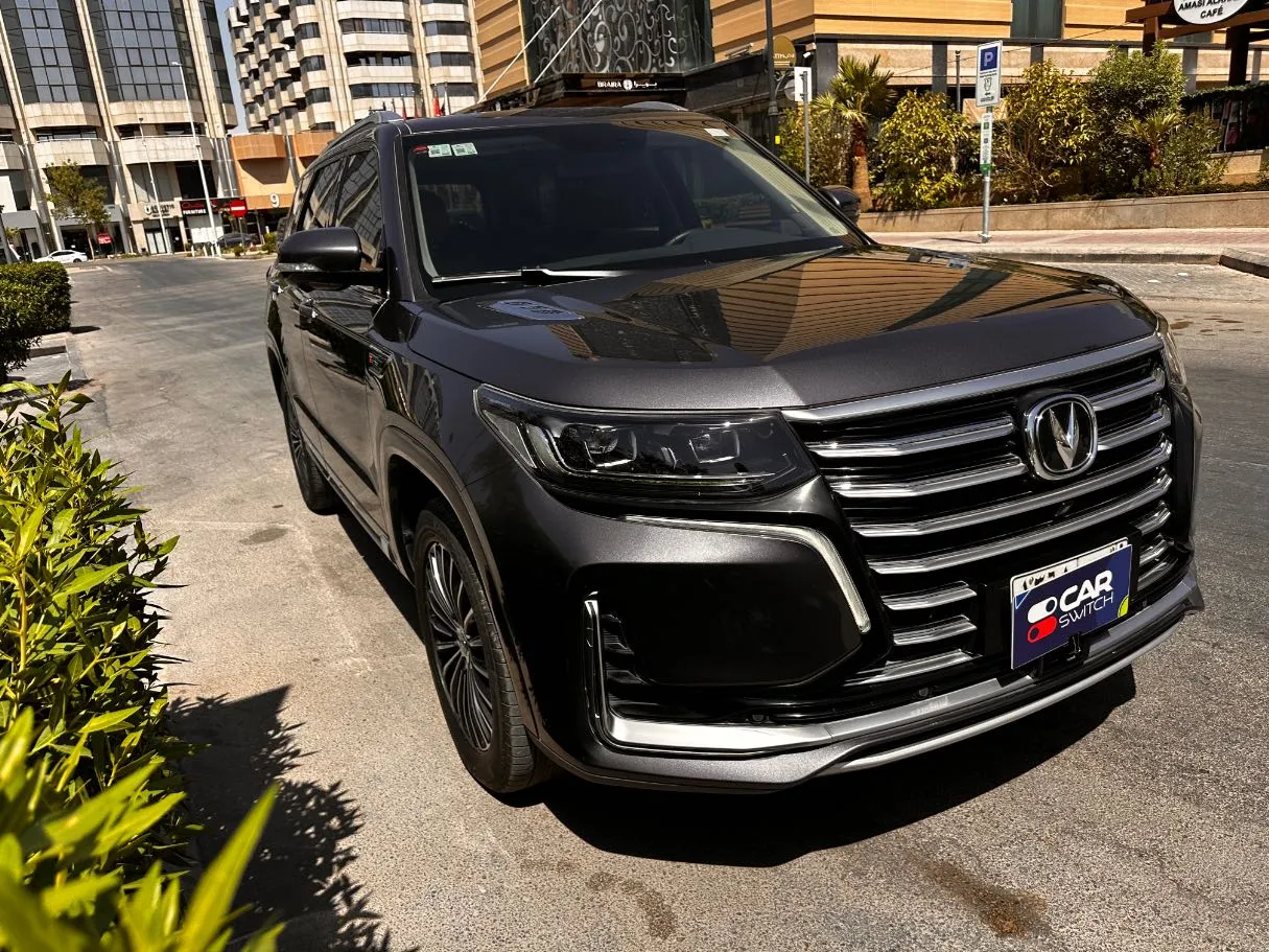 Car image 3