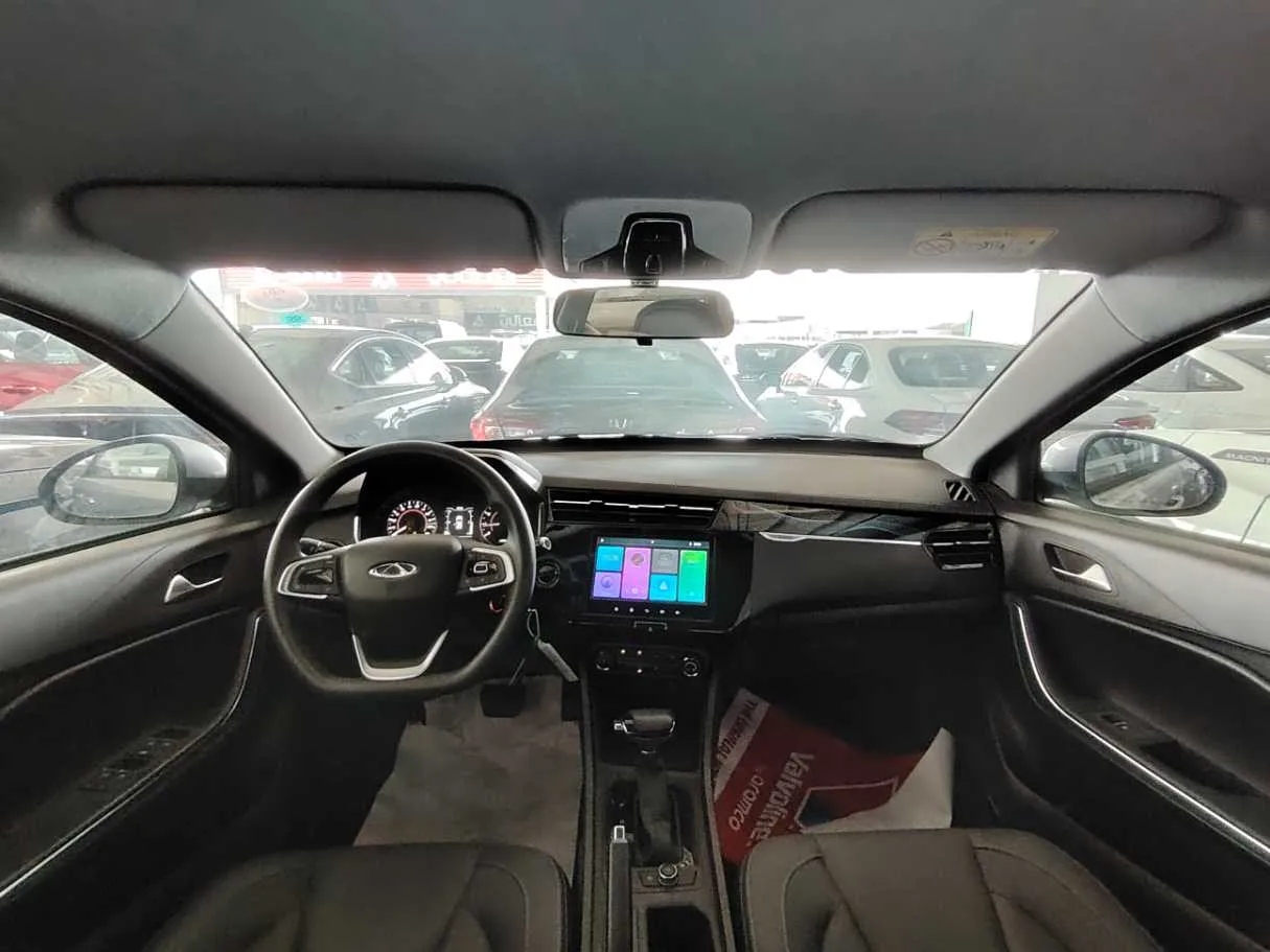 Car image 18