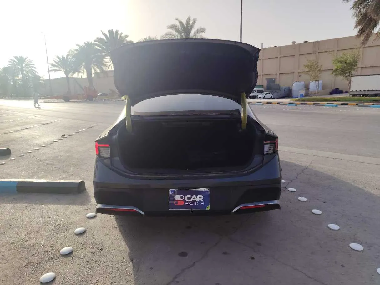 Car image 27