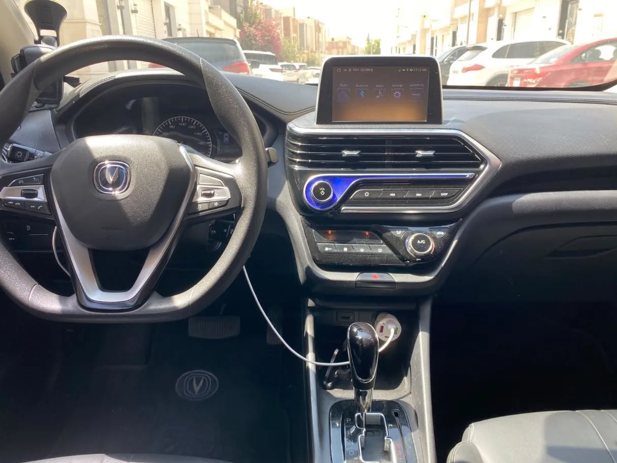 Car image 16