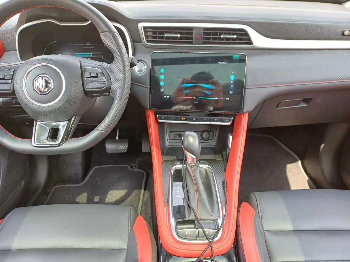 Car image 15