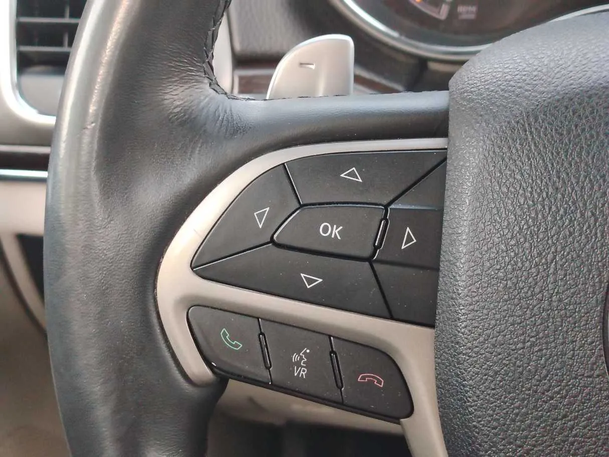 Car image 36