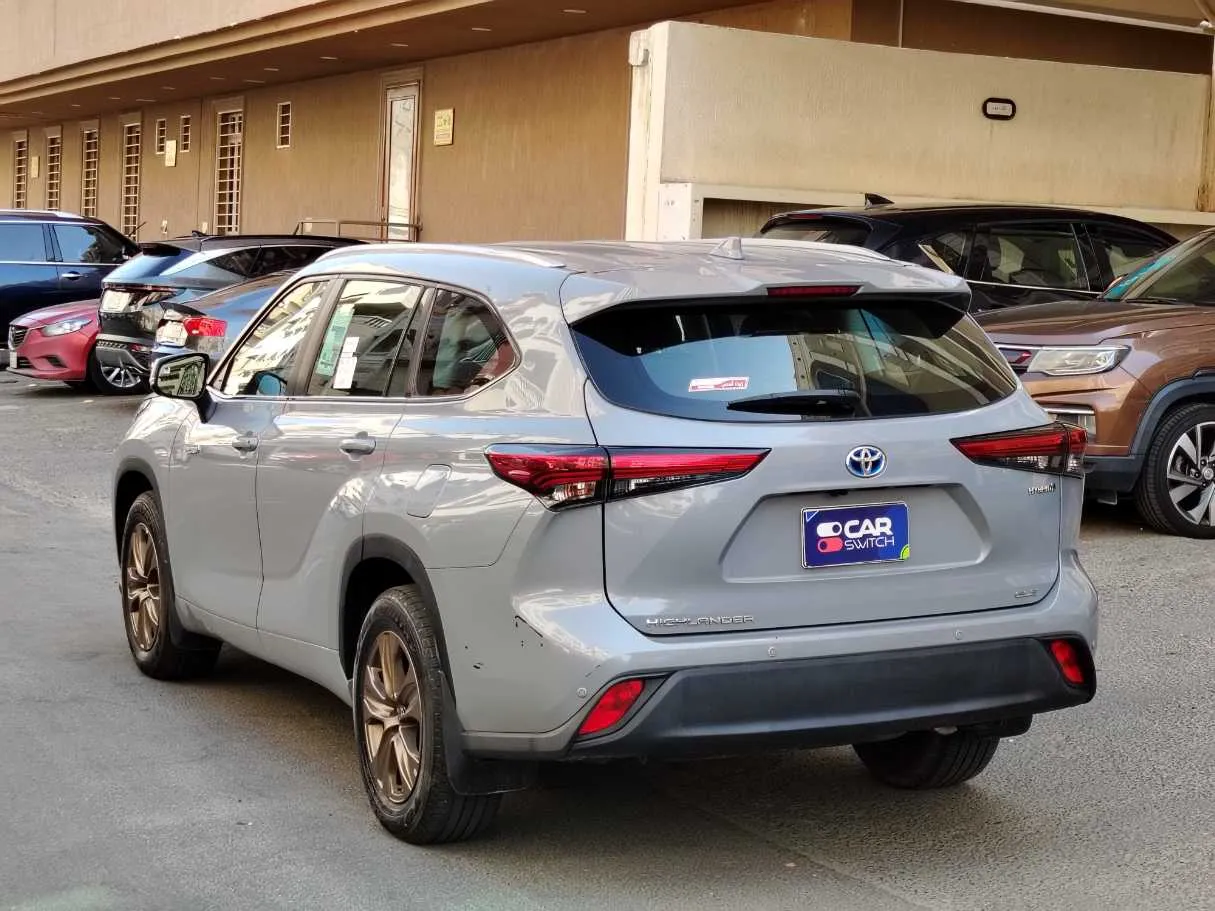 Car image 7