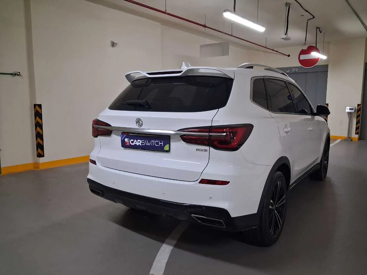 Car image 5