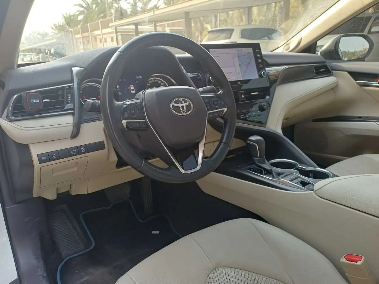 Car image 11